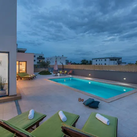 Modern Villa Ol&Ju For 9 Persons In Pula Only 1.5 Km From The Beach With Pool Heating Exterior foto