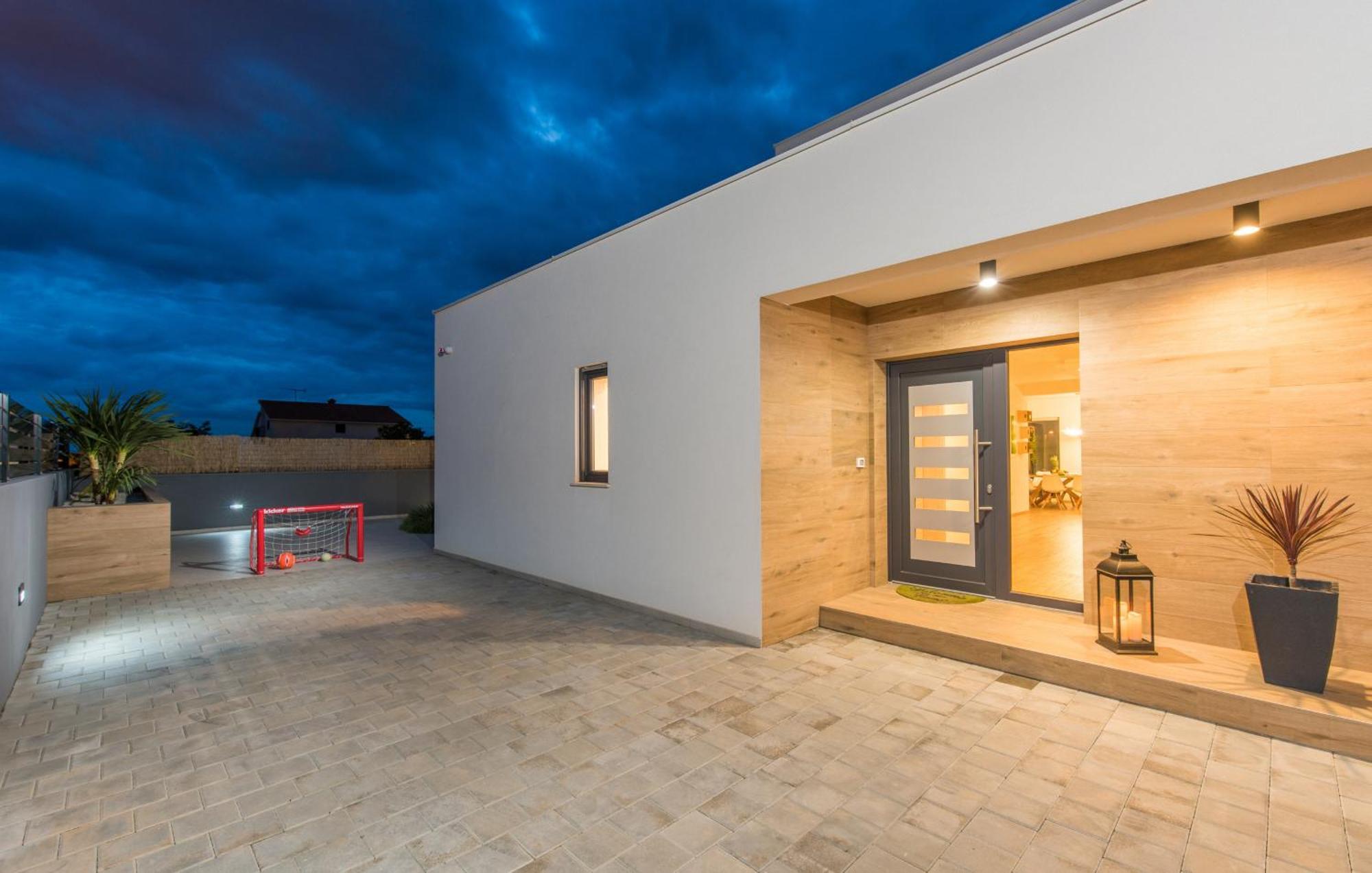 Modern Ol&ju For 9 Persons In Only 1.5 Km From The With Pool Heating Villa *