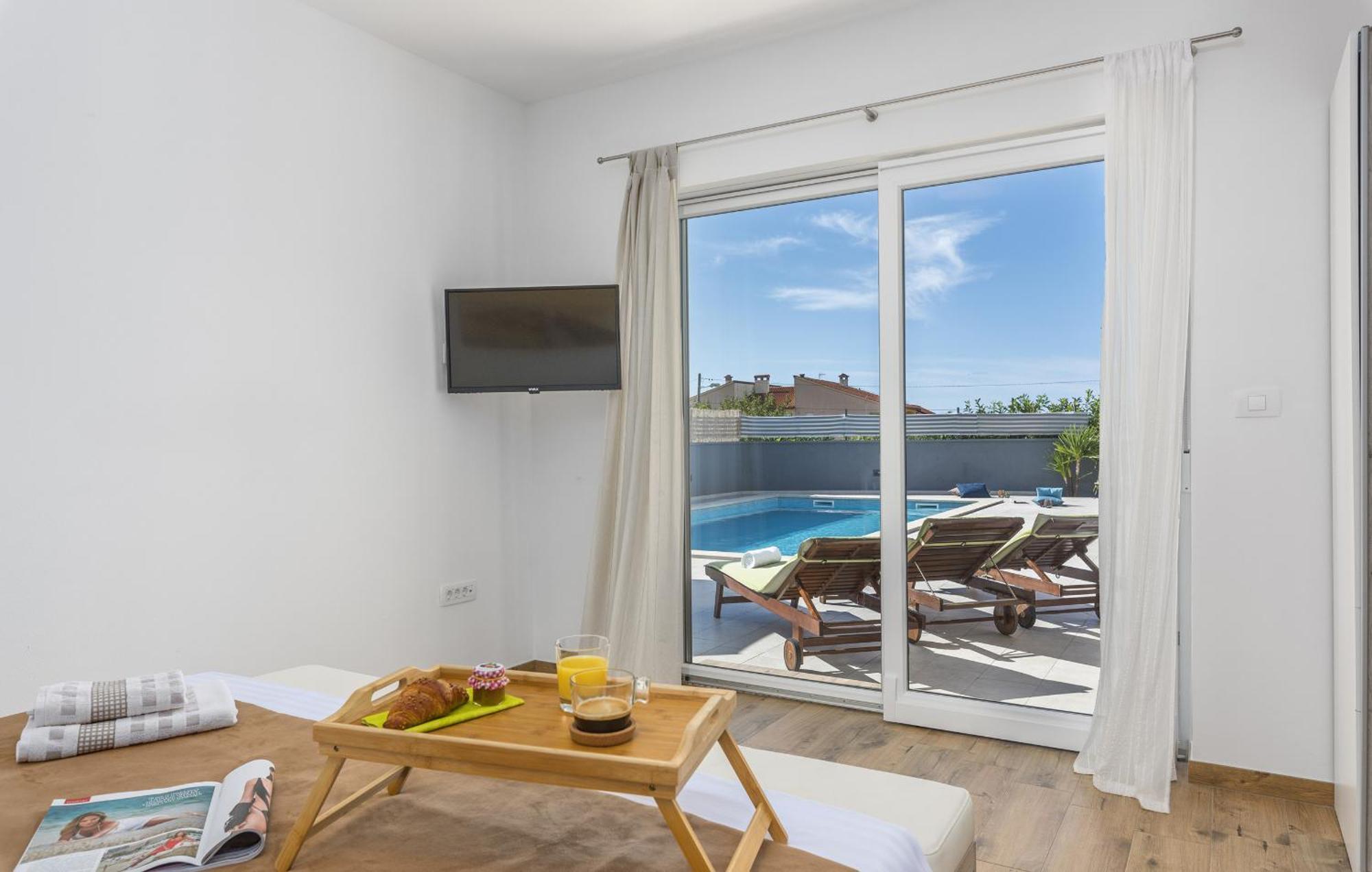 Modern Ol&ju For 9 Persons In Only 1.5 Km From The With Pool Heating Vila