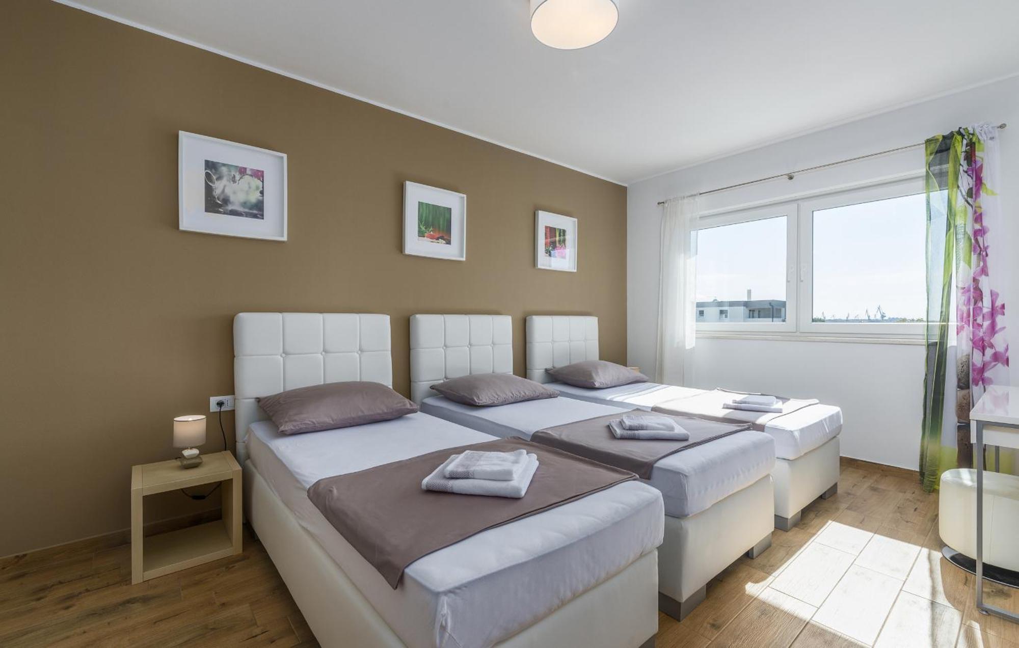 Villa Modern Ol&ju For 9 Persons In Only 1.5 Km From The With Pool Heating Pula