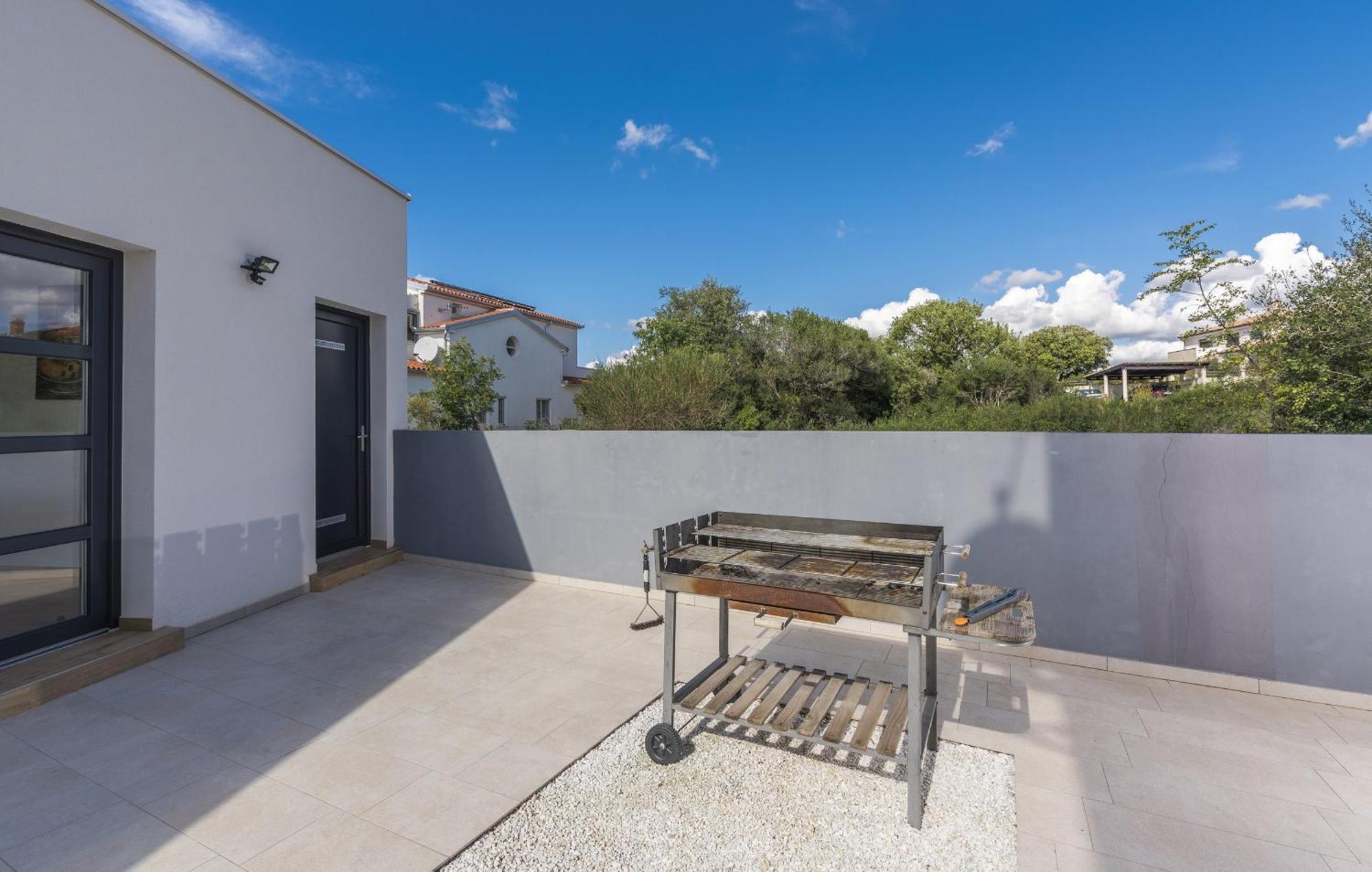 Modern Ol&ju For 9 Persons In Only 1.5 Km From The With Pool Heating *