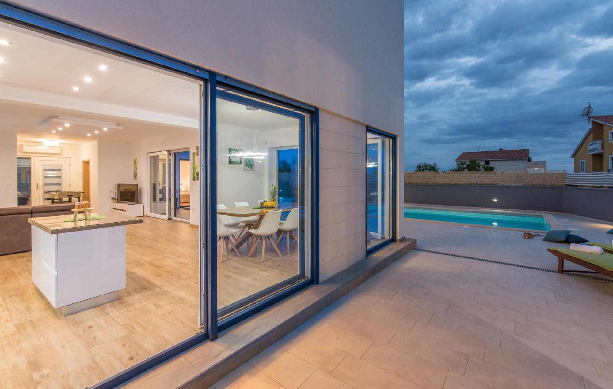 Modern Ol&ju For 9 Persons In Only 1.5 Km From The With Pool Heating Villa