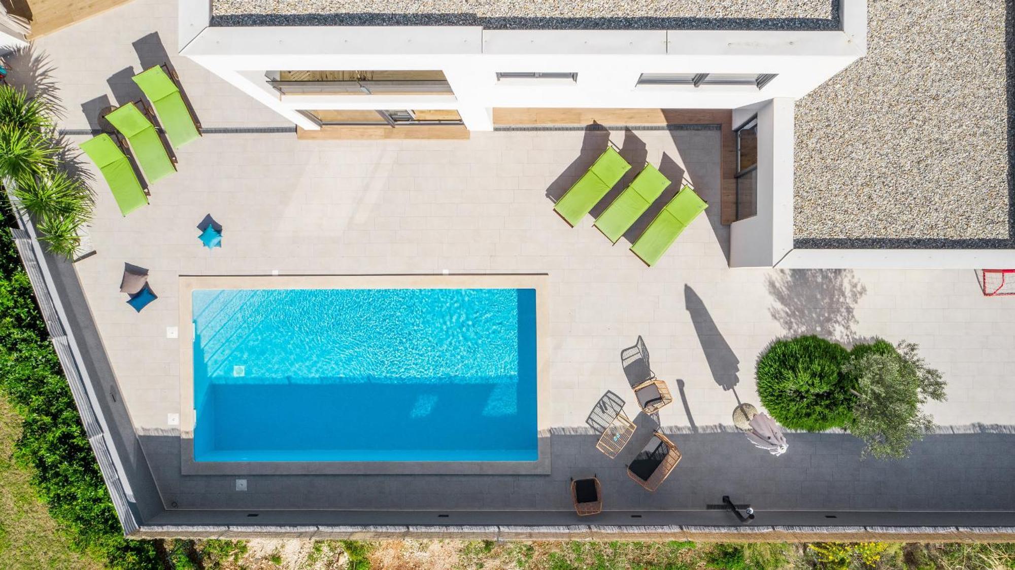 Modern Ol&ju For 9 Persons In Only 1.5 Km From The With Pool Heating Villa *