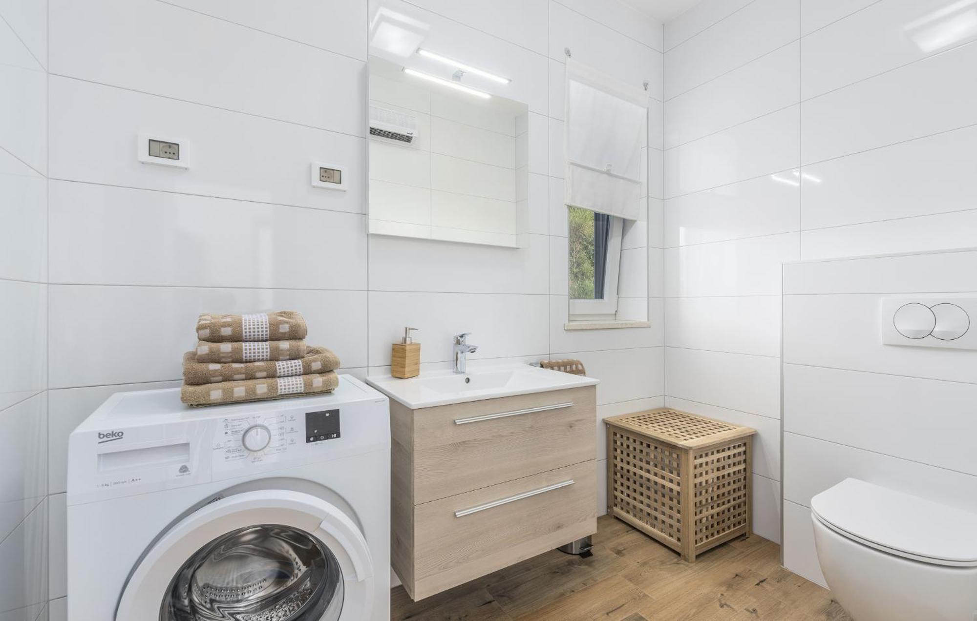 Modern Ol&ju For 9 Persons In Only 1.5 Km From The With Pool Heating