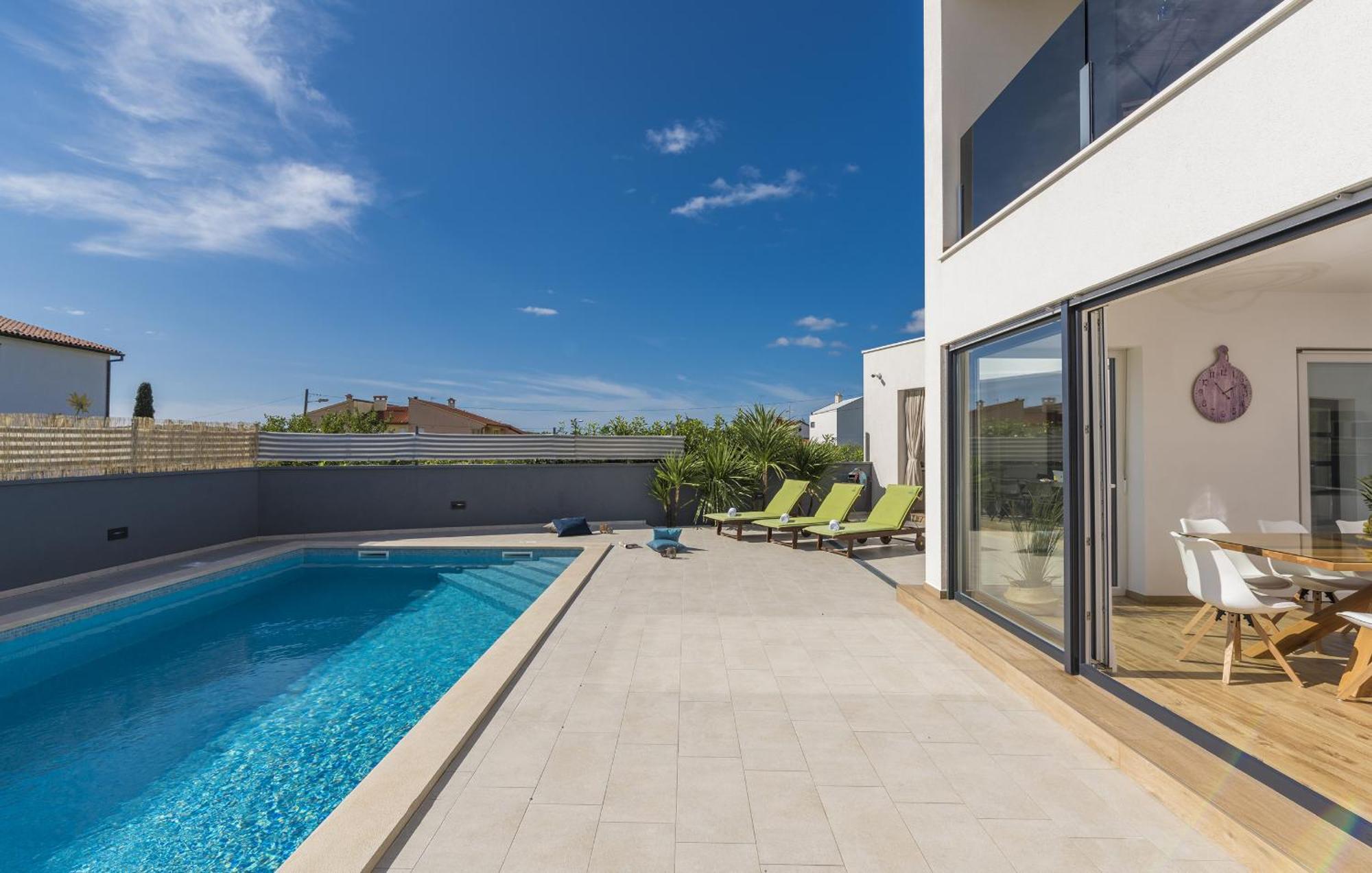 Modern Ol&ju For 9 Persons In Only 1.5 Km From The With Pool Heating *